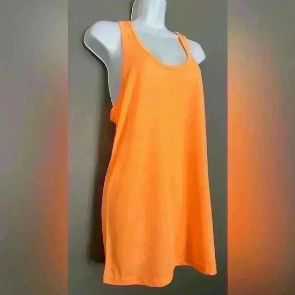 Marika Tek Orange Activewear Women's Top (168) - Picture 3 of 13